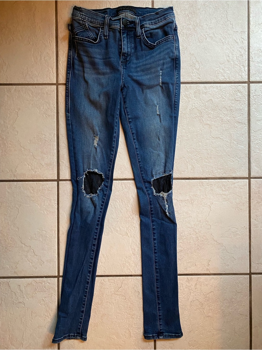 Rock & Republic Berlin Distressed Mesh knee Skinny Jeans size 4